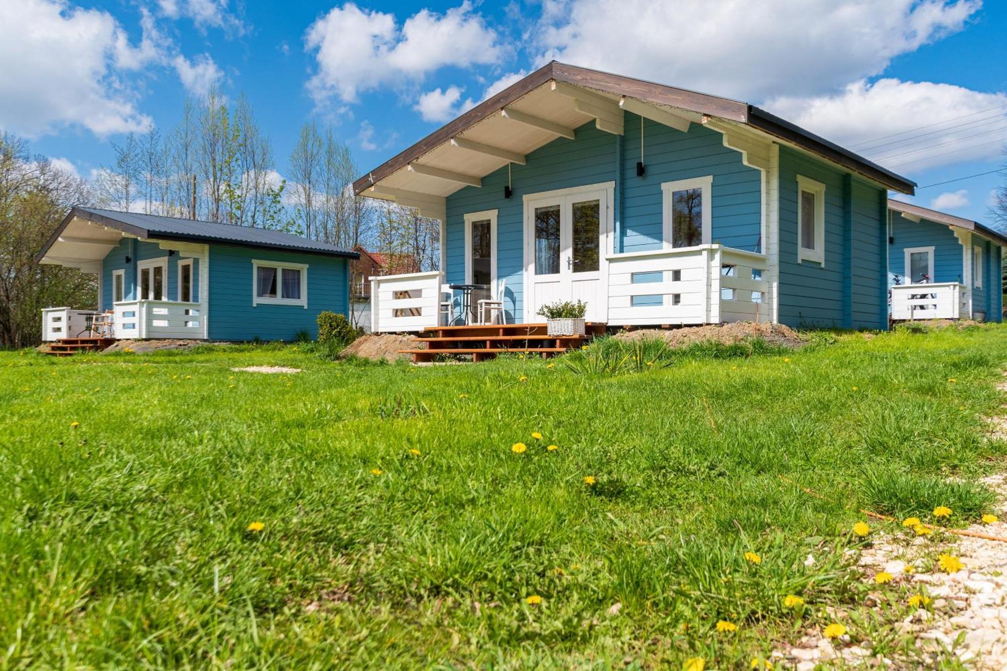 Domek Caloroczny Na Wylacznosc Niebieska Osada Nad Gorskim Potokiem Stary Waliszow Екстериор снимка