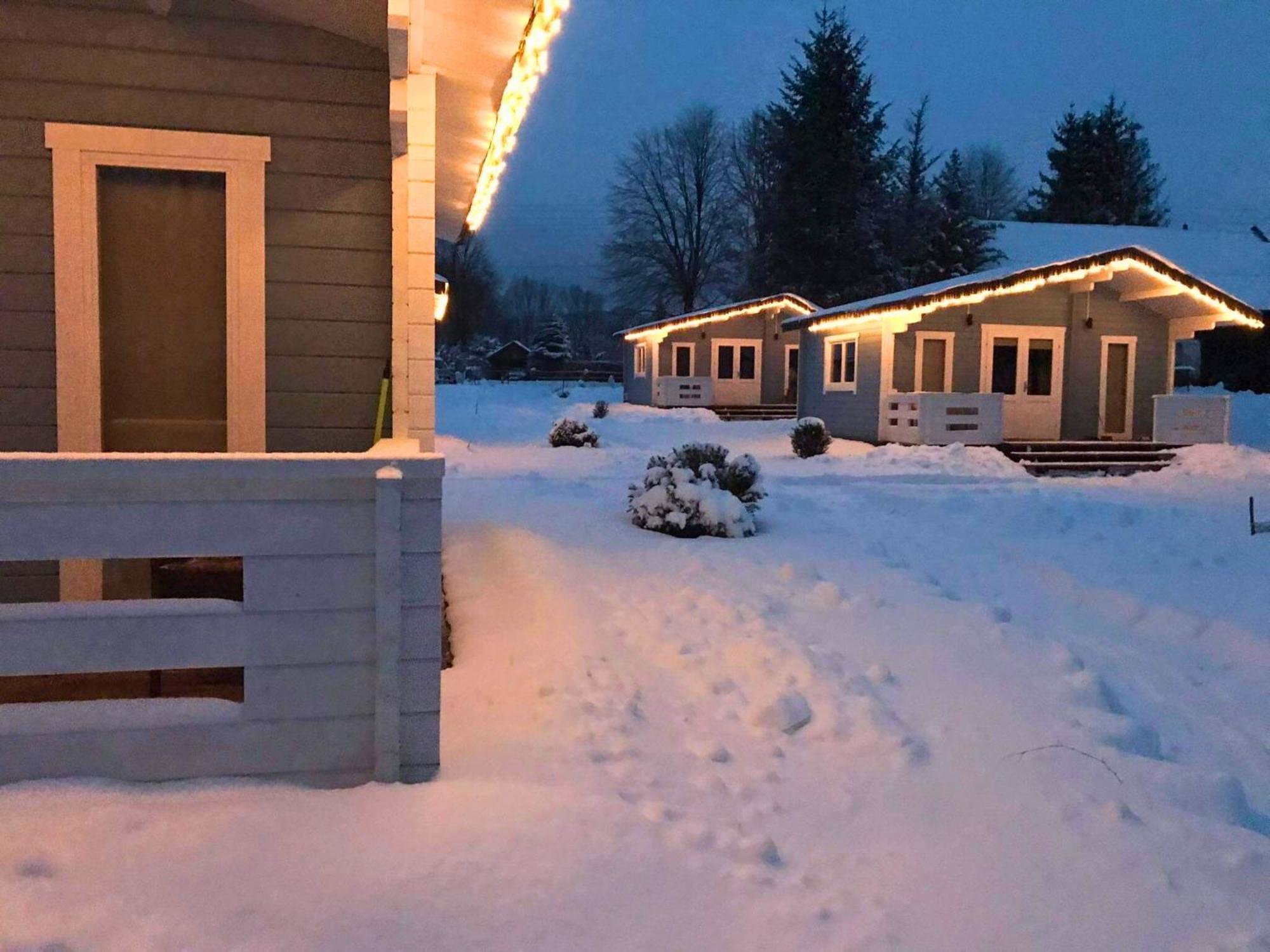 Domek Caloroczny Na Wylacznosc Niebieska Osada Nad Gorskim Potokiem Stary Waliszow Екстериор снимка